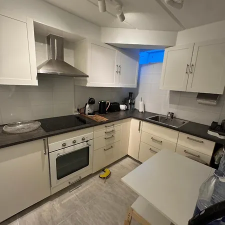 Spacious Basement In Hellerup, Sleeps 4