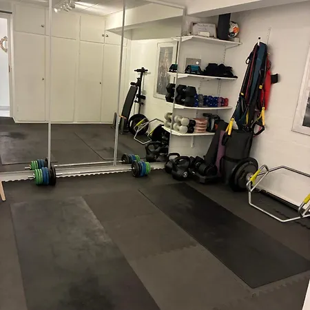 Spacious Basement In Hellerup, Sleeps 4